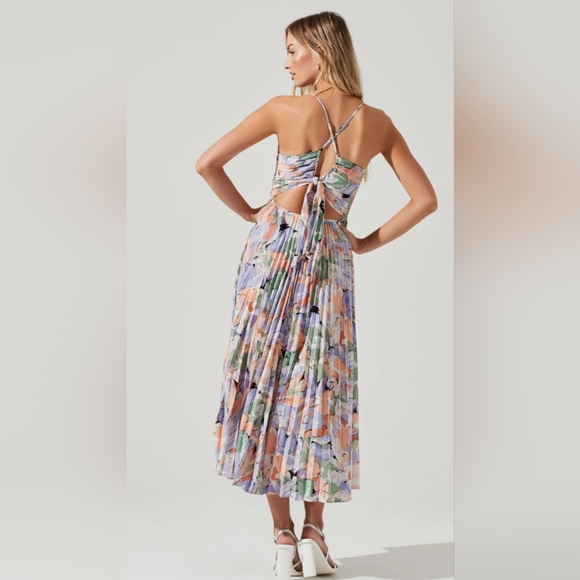 Blythe Dress in Coral Multi ASTR the Label - Picture 6 of 10